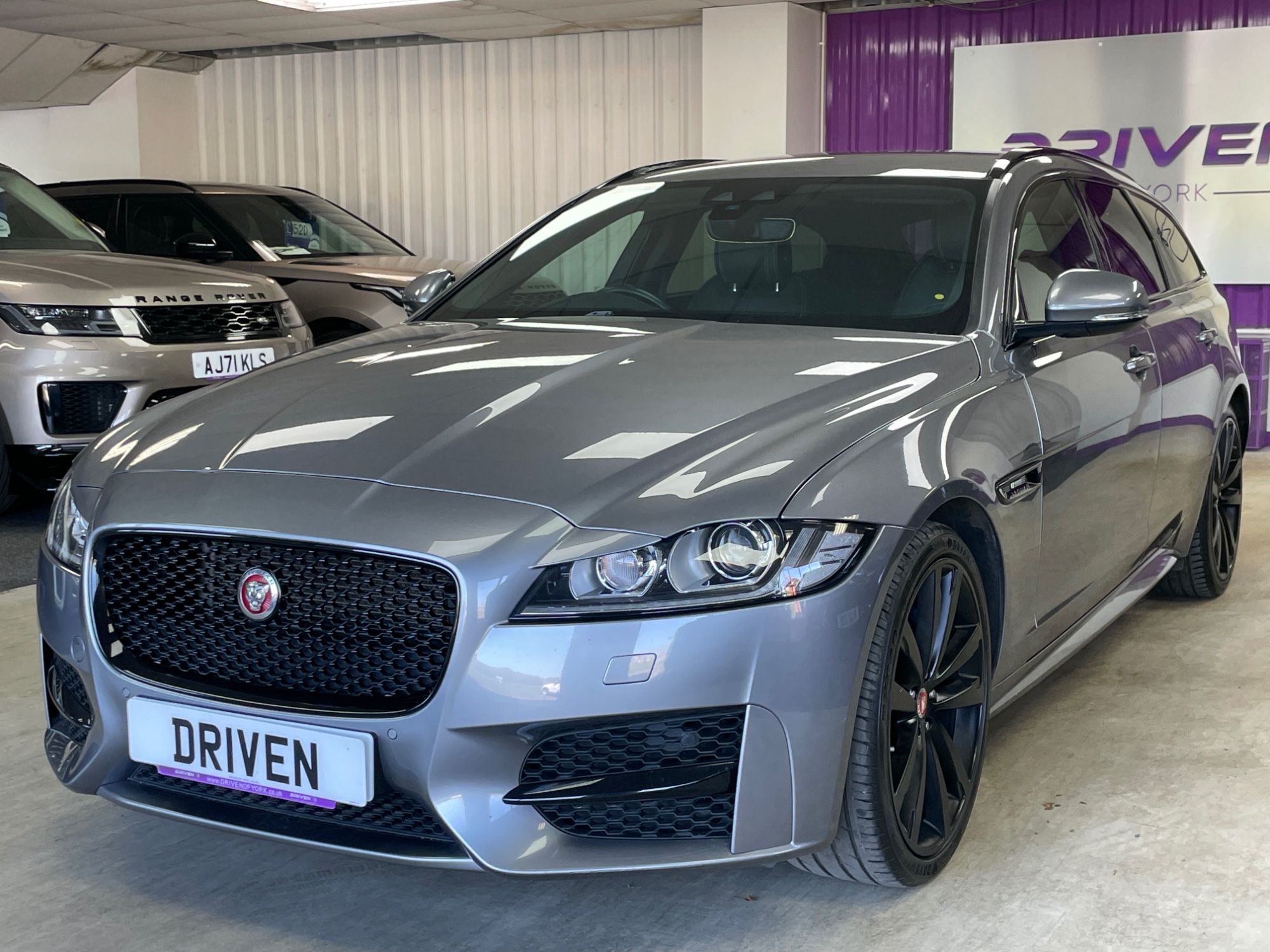 USED 2020 70 JAGUAR XF 2.0d R-Sport Sportbrake 5dr Diesel Auto Euro 6 (s/s) (180 ps) 