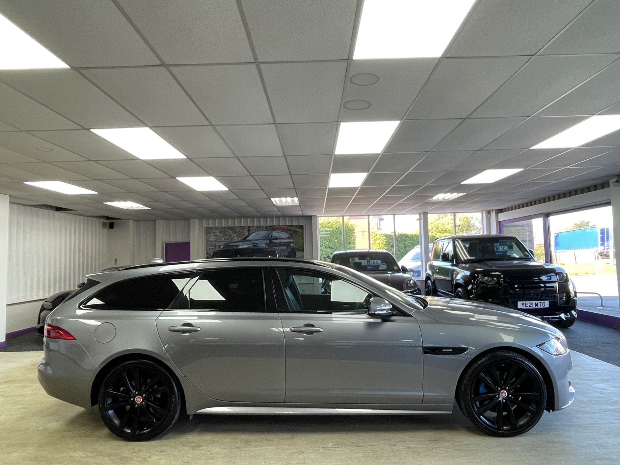 USED 2020 70 JAGUAR XF 2.0d R-Sport Sportbrake 5dr Diesel Auto Euro 6 (s/s) (180 ps) 