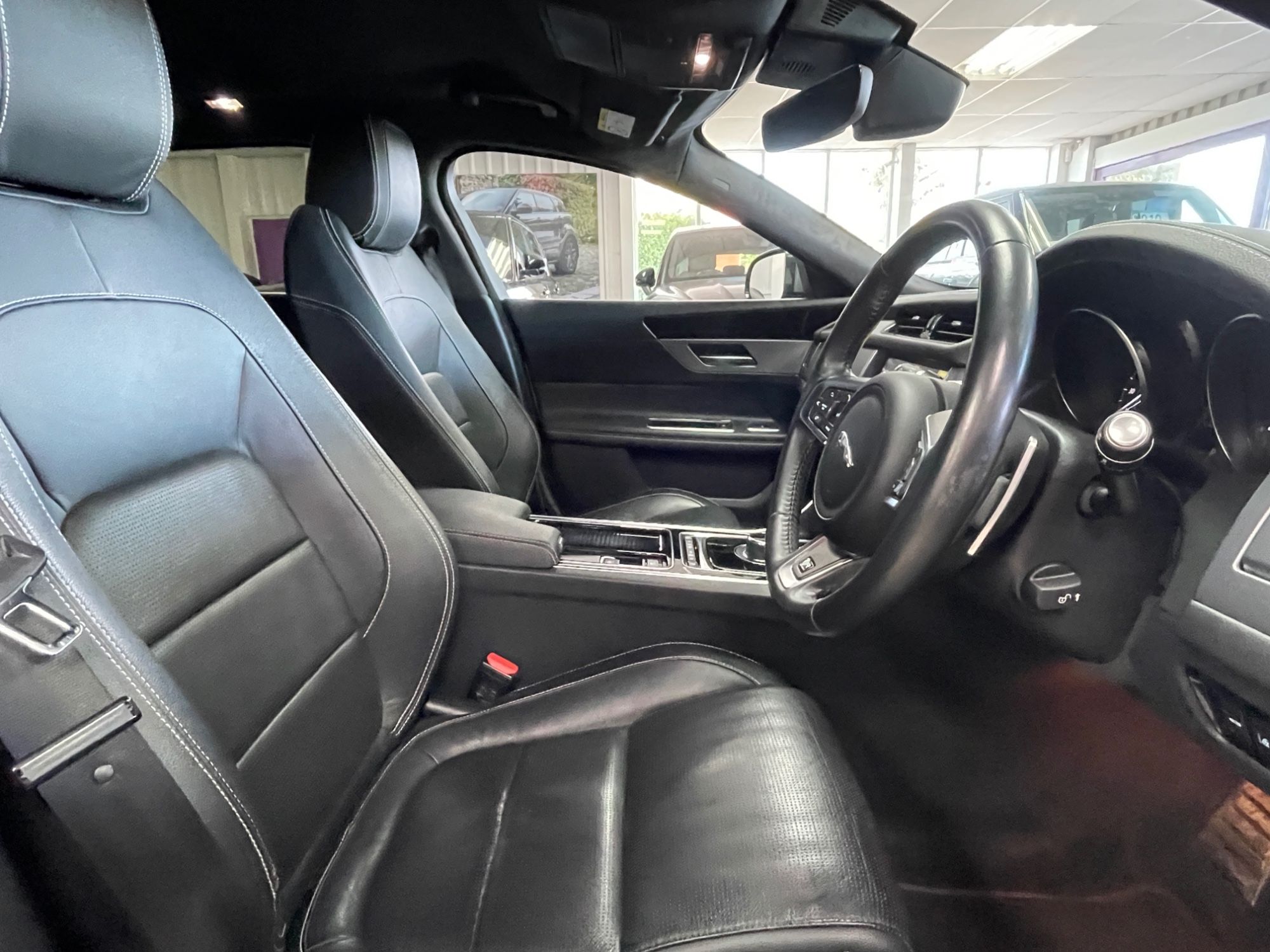 USED 2020 70 JAGUAR XF 2.0d R-Sport Sportbrake 5dr Diesel Auto Euro 6 (s/s) (180 ps) 