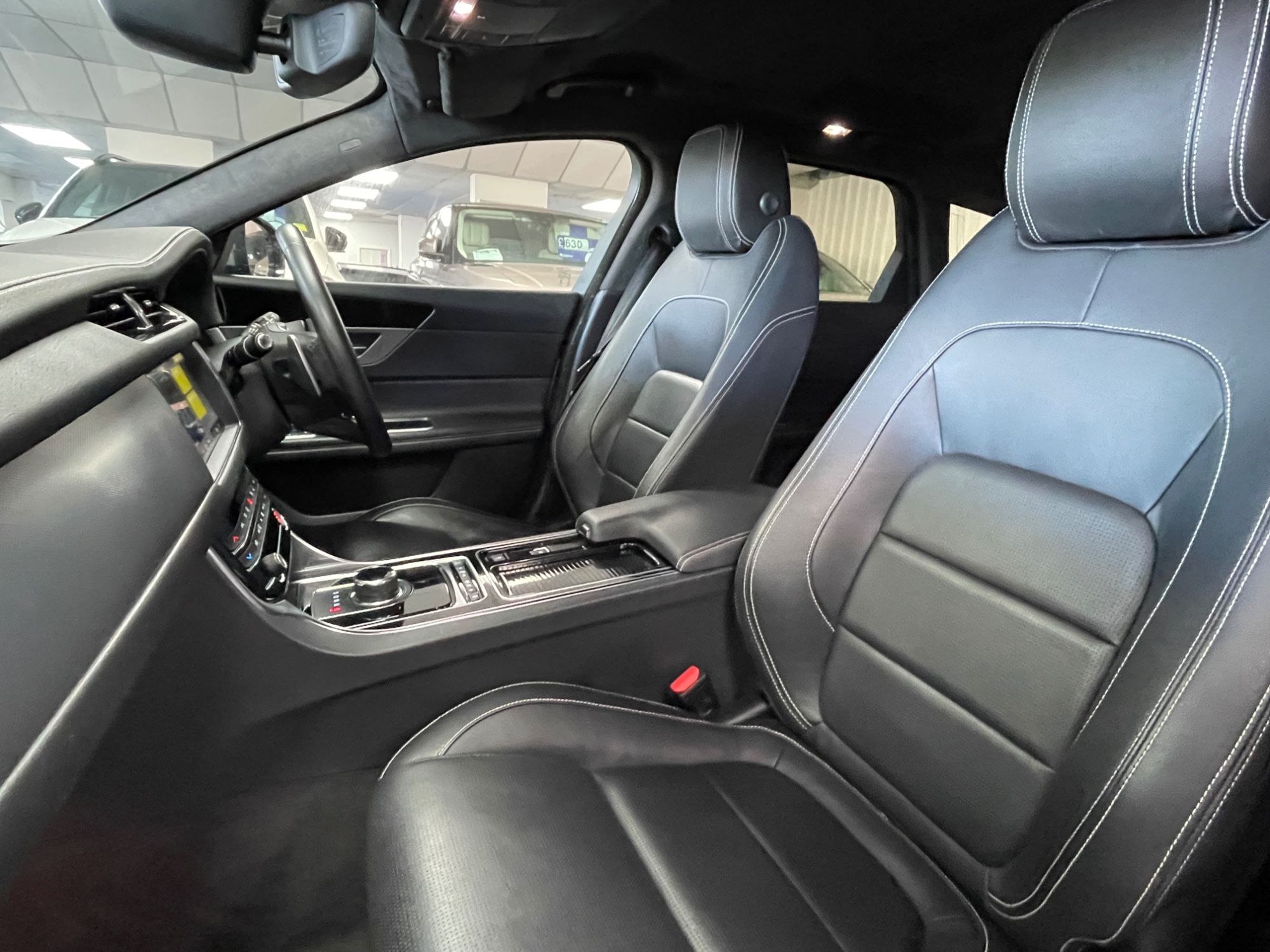 USED 2020 70 JAGUAR XF 2.0d R-Sport Sportbrake 5dr Diesel Auto Euro 6 (s/s) (180 ps) 