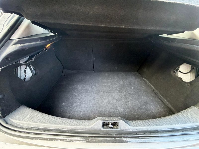 2010 Renault Megane in grey — photo 12 of 18
