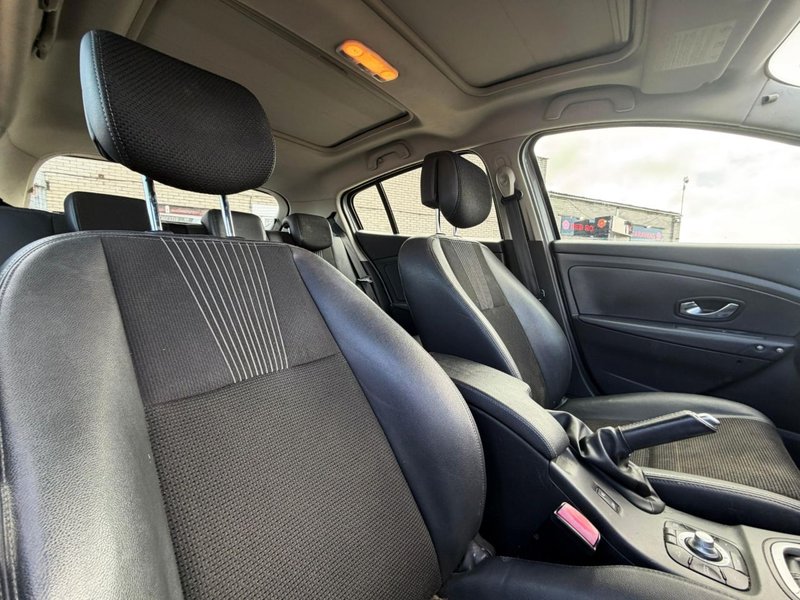 2010 Renault Megane in grey — photo 15 of 18