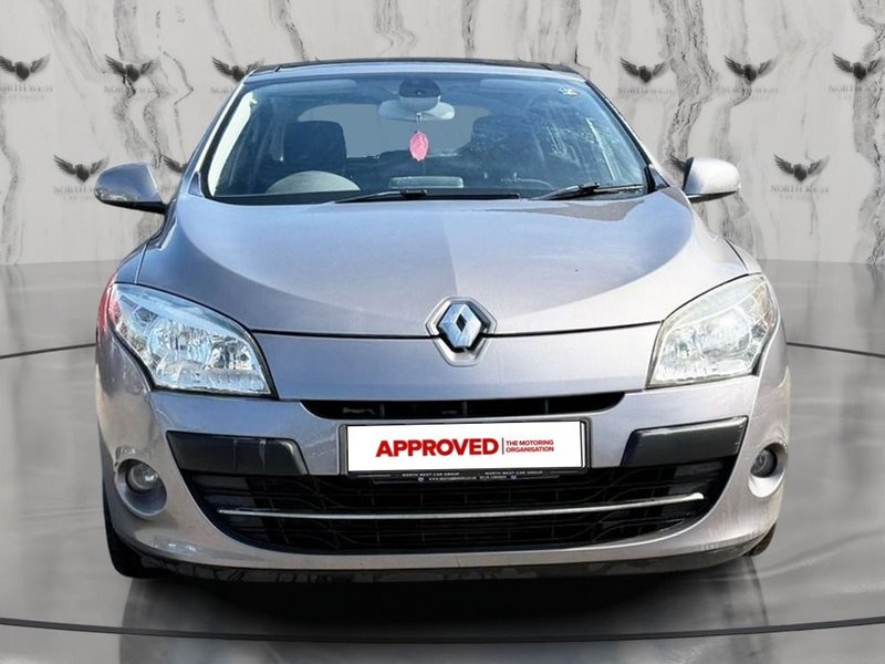 2010 Renault Megane in grey — photo 3 of 18