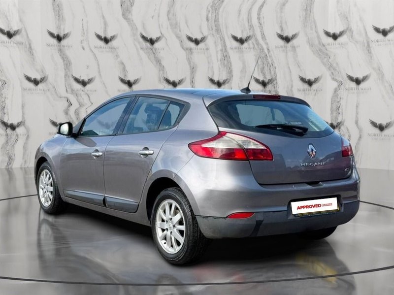 2010 Renault Megane in grey — photo 6 of 18