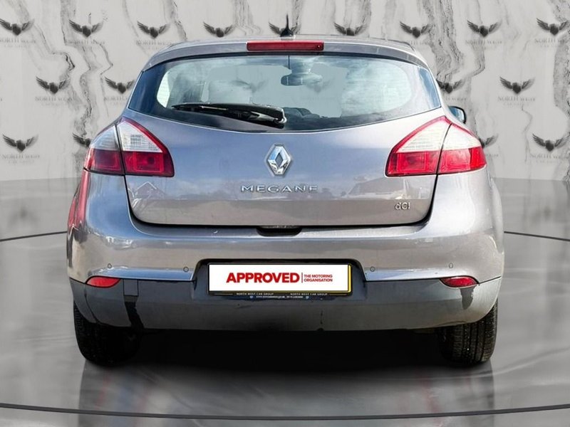 2010 Renault Megane in grey — photo 8 of 18
