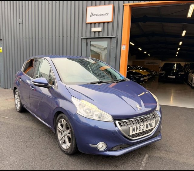 2013 PEUGEOT 208 - Photo 1