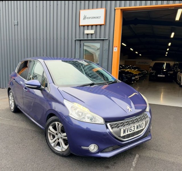 2013 PEUGEOT 208 - Photo 2