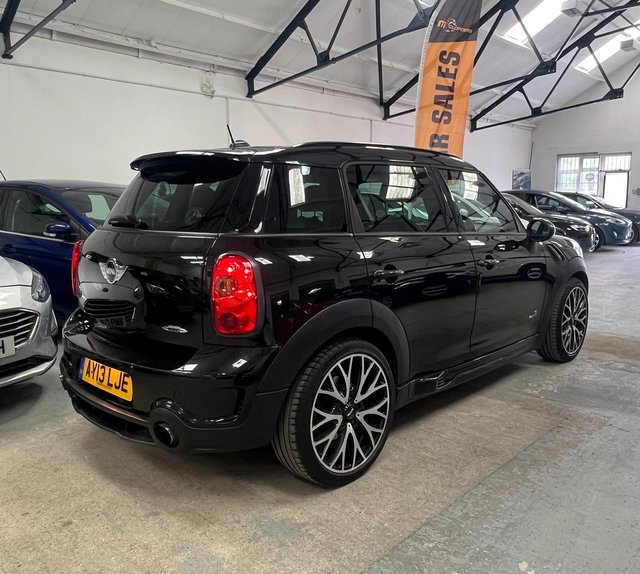 View our MINI COUNTRYMAN