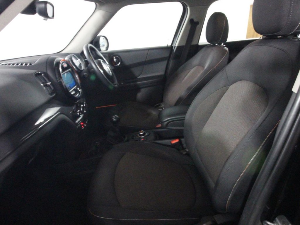 USED 2019 69 MINI COUNTRYMAN 1.5 Cooper Classic SUV 5dr Petrol Manual Euro 6 (s/s) (136 ps) 