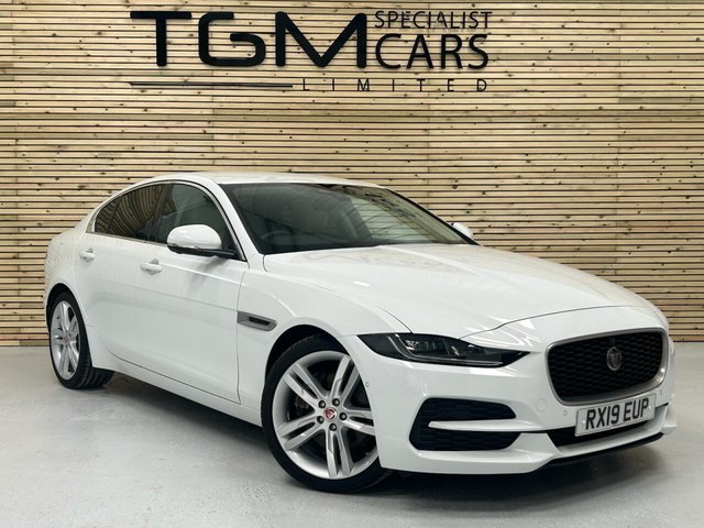 View our Jaguar Xe 2.0 D180 HSE Saloon 4dr Diesel Auto Euro 6 (s/s) (180 ps)