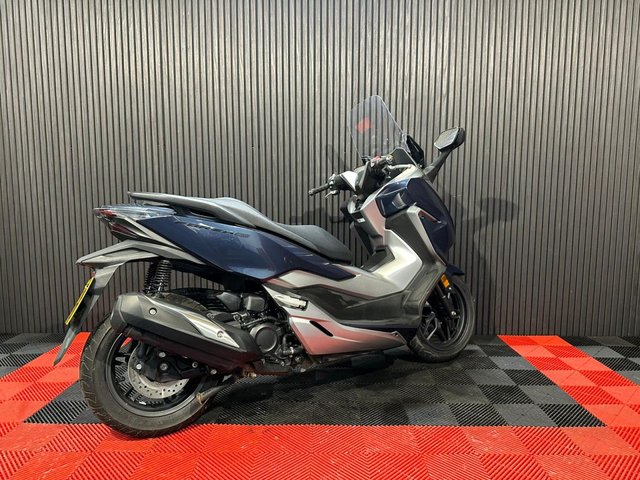 View our HONDA Forza 300
