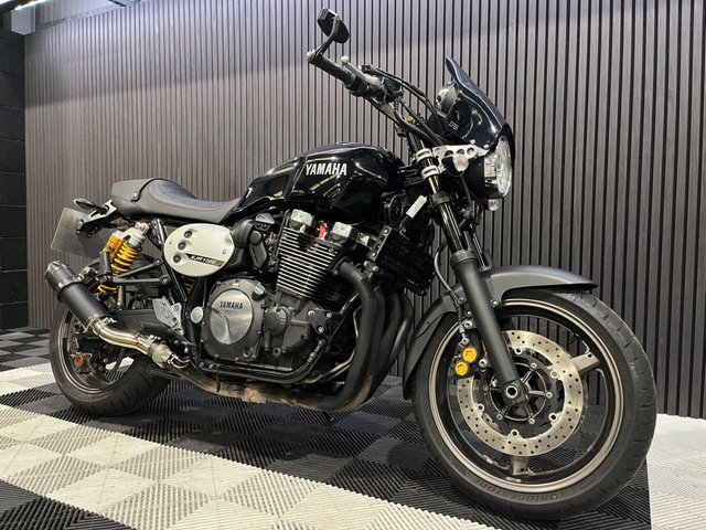 View our YAMAHA XJR1300