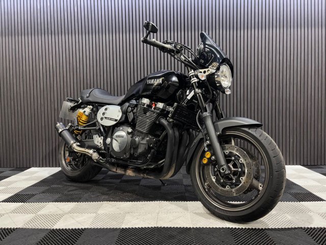 View our YAMAHA XJR1300