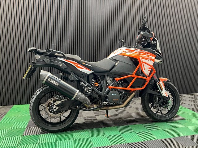 View our KTM 1290 SUPER ADVENTURE S