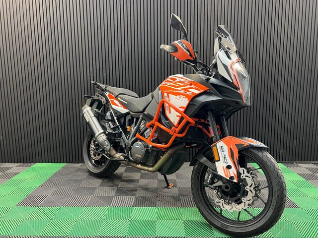 View our KTM 1290 SUPER ADVENTURE S