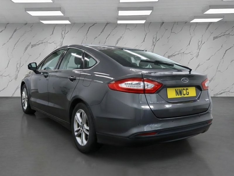 2016 Ford Mondeo in grey — photo 3 of 11