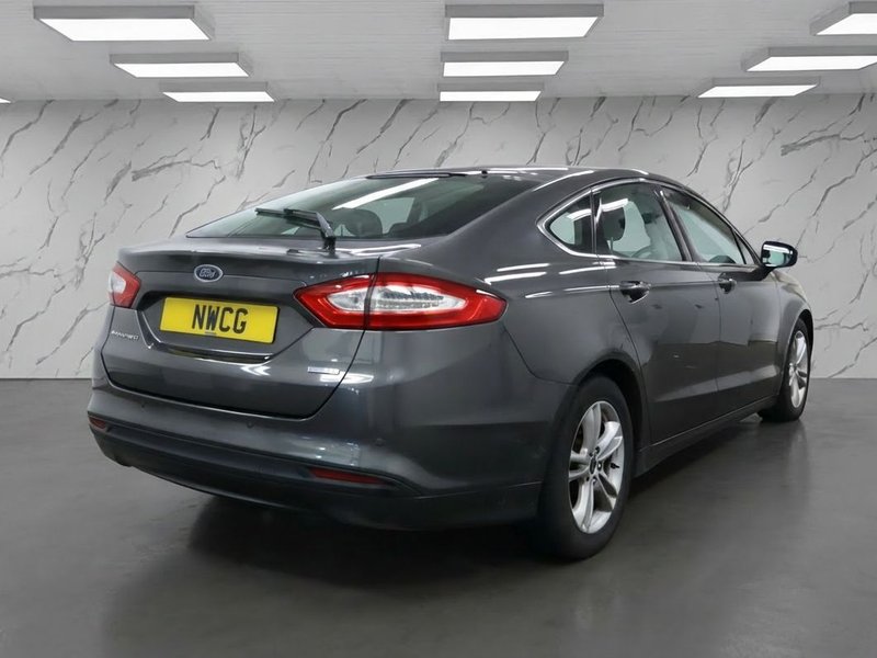2016 Ford Mondeo in grey — photo 4 of 11