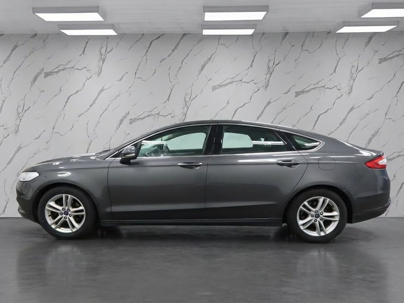 2016 Ford Mondeo in grey — photo 5 of 11