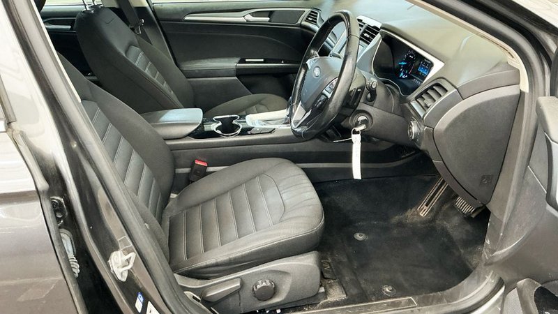 2016 Ford Mondeo in grey — photo 9 of 11