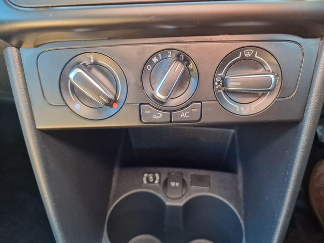 2011 VOLKSWAGEN POLO - Photo 9