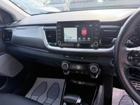 USED 2018 68 KIA STONIC Grey 1.0 T-GDi 4 Euro 6 SUV, 33,700 miles, ULEZ compliant, Automatic, 17in Alloys, 7in Display, CarPlay/Android Auto, Cruise, Rear Camera, A/C. This 2018 Kia Stonic T GDi 4 presents a remarkable opportunity with exceptionally low mileage for its age, having covered just 33,700 miles. This Euro 6 compliant 1.0 litre petrol model, finished in the 4 trim, offers a compelling blend of modern technology and comfort. Inside, you'll find a heated steering wheel and heated front seats, perfect for those colder mornings, alongside automatic air conditioning to maintain your ideal cabin temperature. The convenience of Android Auto & Apple Carplay