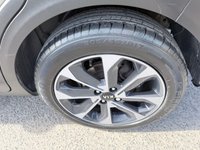 USED 2018 68 KIA STONIC Grey 1.0 T-GDi 4 Euro 6 SUV, 33,700 miles, ULEZ compliant, Automatic, 17in Alloys, 7in Display, CarPlay/Android Auto, Cruise, Rear Camera, A/C. This 2018 Kia Stonic T GDi 4 presents a remarkable opportunity with exceptionally low mileage for its age, having covered just 33,700 miles. This Euro 6 compliant 1.0 litre petrol model, finished in the 4 trim, offers a compelling blend of modern technology and comfort. Inside, you'll find a heated steering wheel and heated front seats, perfect for those colder mornings, alongside automatic air conditioning to maintain your ideal cabin temperature. The convenience of Android Auto & Apple Carplay