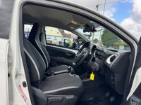 USED 2021 21 TOYOTA AYGO 1.0 VVT-i x-play Hatchback 5dr Petrol Manual Euro 6 (Safety Sense) (71 ps) LOW MILEAGE