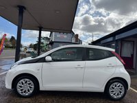 USED 2021 21 TOYOTA AYGO 1.0 VVT-i x-play Hatchback 5dr Petrol Manual Euro 6 (Safety Sense) (71 ps) LOW MILEAGE