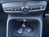 USED 2020 20 VOLVO XC40 1.5 T3 Momentum SUV 5dr Petrol Auto Euro 6 (s/s) (163 ps) Keyless entry, Blind spot alerts,