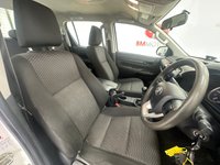 USED 2018 68 TOYOTA HI-LUX 2.4 D-4D Active Pickup Double Cab 4dr Diesel Manual 4WD Euro 6 (3.5t) (150 ps) 