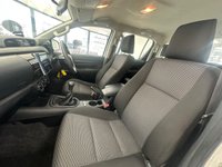 USED 2018 68 TOYOTA HI-LUX 2.4 D-4D Active Pickup Double Cab 4dr Diesel Manual 4WD Euro 6 (3.5t) (150 ps) 