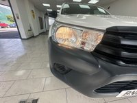 USED 2018 68 TOYOTA HI-LUX 2.4 D-4D Active Pickup Double Cab 4dr Diesel Manual 4WD Euro 6 (3.5t) (150 ps) 