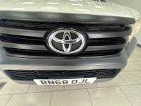 USED 2018 68 TOYOTA HI-LUX 2.4 D-4D Active Pickup Double Cab 4dr Diesel Manual 4WD Euro 6 (3.5t) (150 ps) 
