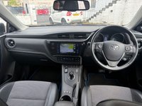 USED 2017 67 TOYOTA AURIS 1.8 VVT-h Excel Hatchback 5dr Petrol Hybrid CVT Euro 6 (s/s) (Safety Sense) (136 ps) 
