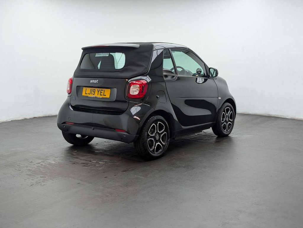 Used 2019 19 SMART FORTWO EQ fortwo Prime Premium 22kW 2dr CLICK+COLLECT / HOME DELIVERY