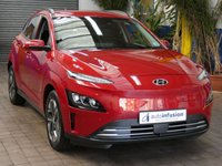 USED 2022 22 HYUNDAI KONA 64kWh Premium SUV 5dr Electric Auto (10.5kW Charger) (204 ps) SAT NAV REAR VIEW CAMERA HEATED SEATS HEATED STEERING WHEEL CRUISE CONTROL PARKING SENSORS 1 OWNER SERVICE HISTORY WARRANTY