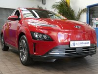 USED 2022 22 HYUNDAI KONA 64kWh Premium SUV 5dr Electric Auto (10.5kW Charger) (204 ps) SAT NAV REAR VIEW CAMERA HEATED SEATS HEATED STEERING WHEEL CRUISE CONTROL PARKING SENSORS 1 OWNER SERVICE HISTORY WARRANTY