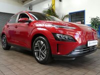 USED 2022 22 HYUNDAI KONA 64kWh Premium SUV 5dr Electric Auto (10.5kW Charger) (204 ps) SAT NAV REAR VIEW CAMERA HEATED SEATS HEATED STEERING WHEEL CRUISE CONTROL PARKING SENSORS 1 OWNER SERVICE HISTORY WARRANTY
