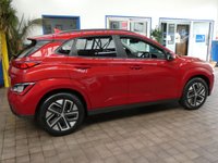 USED 2022 22 HYUNDAI KONA 64kWh Premium SUV 5dr Electric Auto (10.5kW Charger) (204 ps) SAT NAV REAR VIEW CAMERA HEATED SEATS HEATED STEERING WHEEL CRUISE CONTROL PARKING SENSORS 1 OWNER SERVICE HISTORY WARRANTY