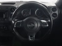 USED 2014 64 VOLKSWAGEN TIGUAN 2.0 TDI BlueMotion Tech R-Line SUV 5dr Diesel Manual 4WD Euro 5 (s/s) (Nav) (140 ps) 