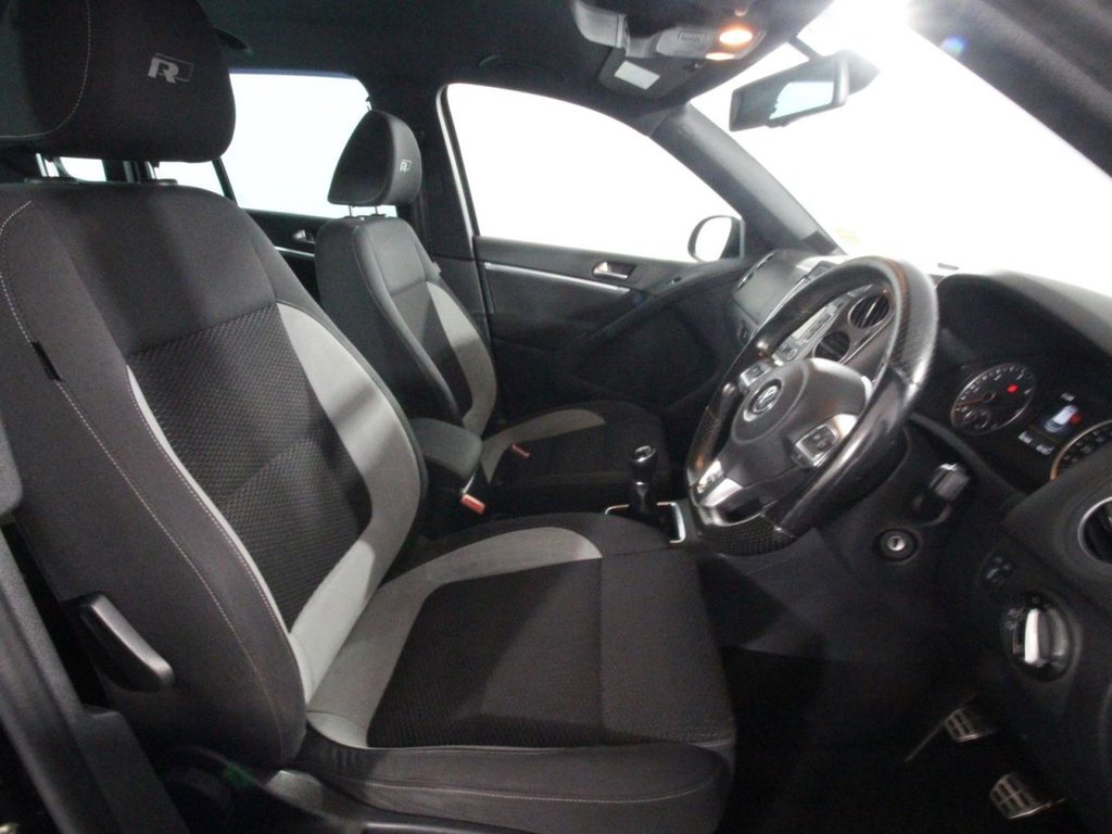 USED 2014 64 VOLKSWAGEN TIGUAN 2.0 TDI BlueMotion Tech R-Line SUV 5dr Diesel Manual 4WD Euro 5 (s/s) (Nav) (140 ps) 