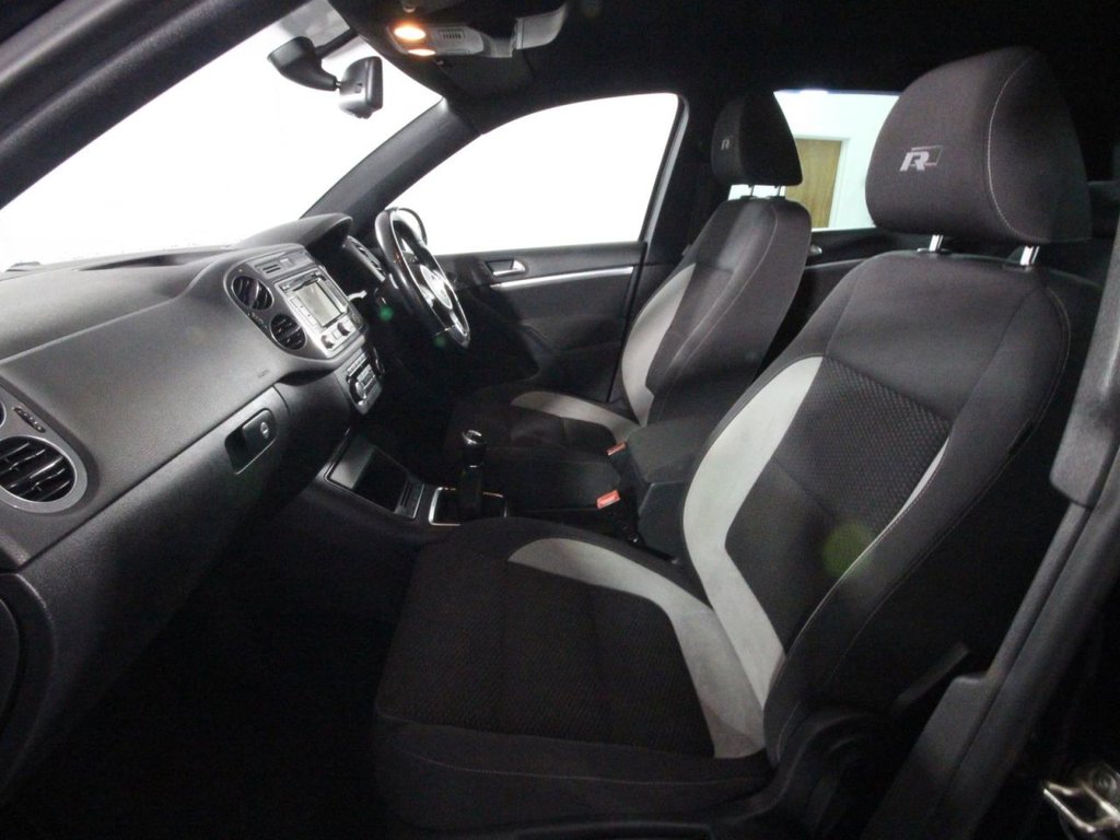 USED 2014 64 VOLKSWAGEN TIGUAN 2.0 TDI BlueMotion Tech R-Line SUV 5dr Diesel Manual 4WD Euro 5 (s/s) (Nav) (140 ps) 