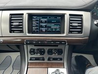 USED 2014 14 JAGUAR XF 2.2d Luxury Auto Euro 5 (s/s) 4dr SATNAV+CRU+CAT S+P-SENSORS