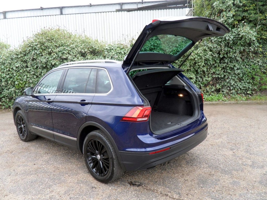 USED 2018 67 VOLKSWAGEN TIGUAN 2.0 TDI SE Navigation SUV 5dr Diesel DSG 4Motion Euro 6 (s/s) (190 ps) DSG Gearbox Serviced