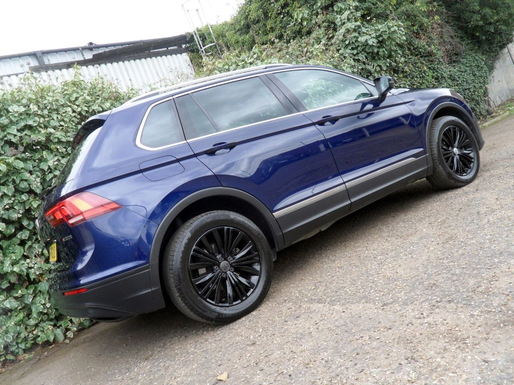 USED 2018 67 VOLKSWAGEN TIGUAN 2.0 TDI SE Navigation SUV 5dr Diesel DSG 4Motion Euro 6 (s/s) (190 ps) DSG Gearbox Serviced