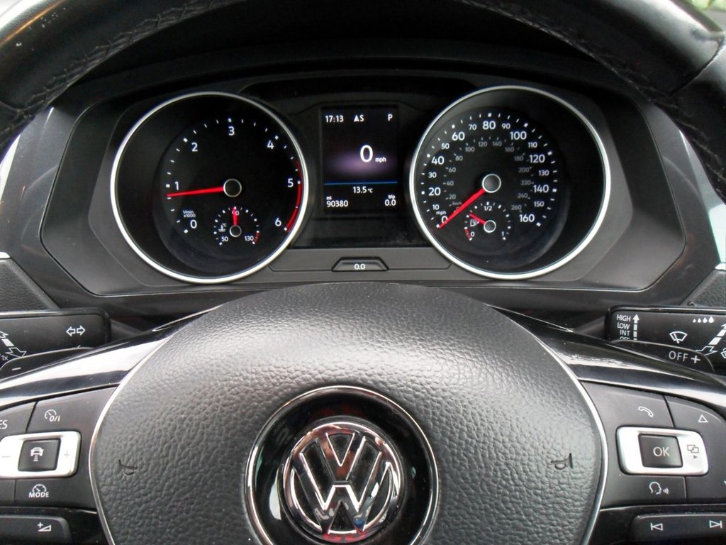 USED 2018 67 VOLKSWAGEN TIGUAN 2.0 TDI SE Navigation SUV 5dr Diesel DSG 4Motion Euro 6 (s/s) (190 ps) DSG Gearbox Serviced