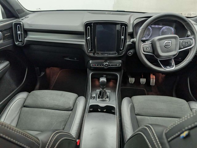 USED 2020 20 VOLVO XC40 1.5 XC40 R-Design T3 5dr CLICK & COLLECT/ HOME DELIVERY