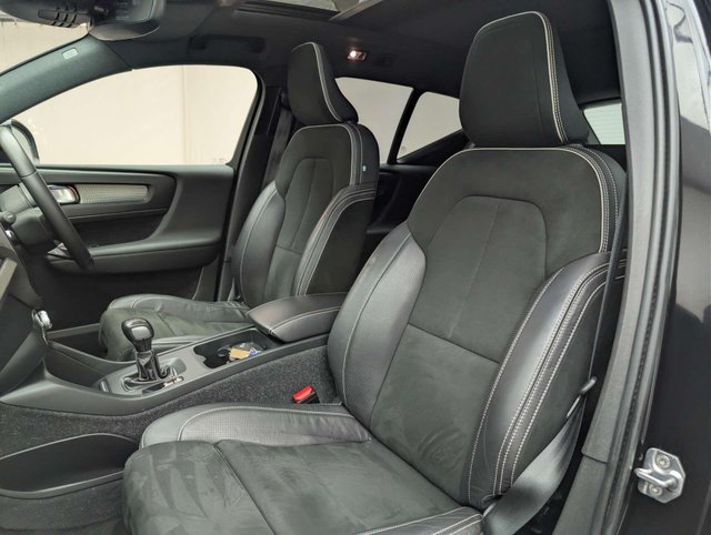 USED 2020 20 VOLVO XC40 1.5 XC40 R-Design T3 5dr CLICK & COLLECT/ HOME DELIVERY