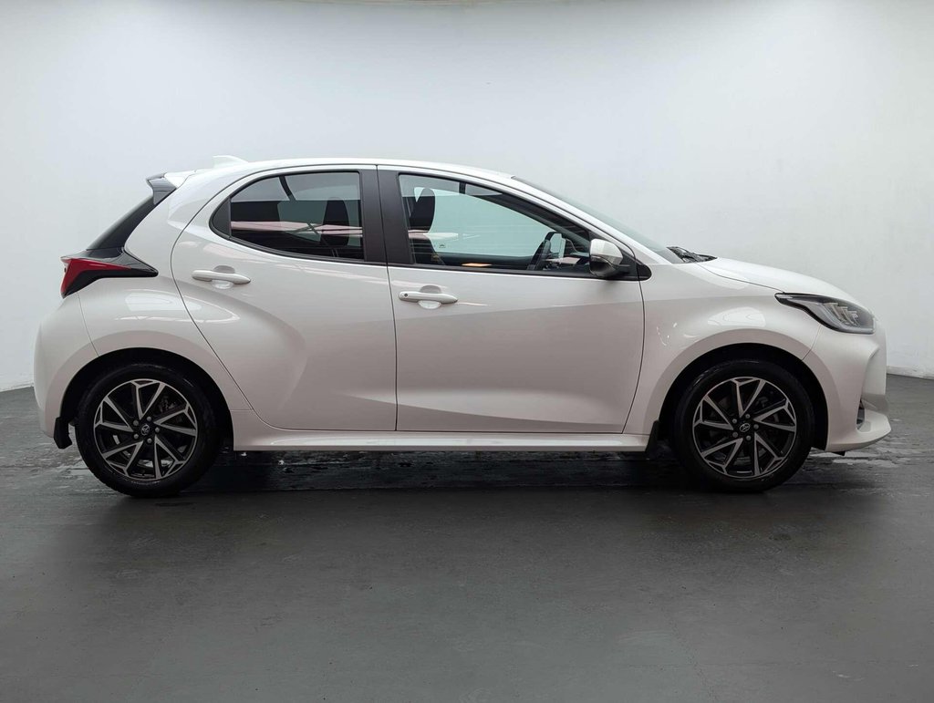 Used 2022 72 TOYOTA YARIS 1.5 Yaris Design HEV CVT 5dr CLICK & COLLECT/ HOME DELIVERY