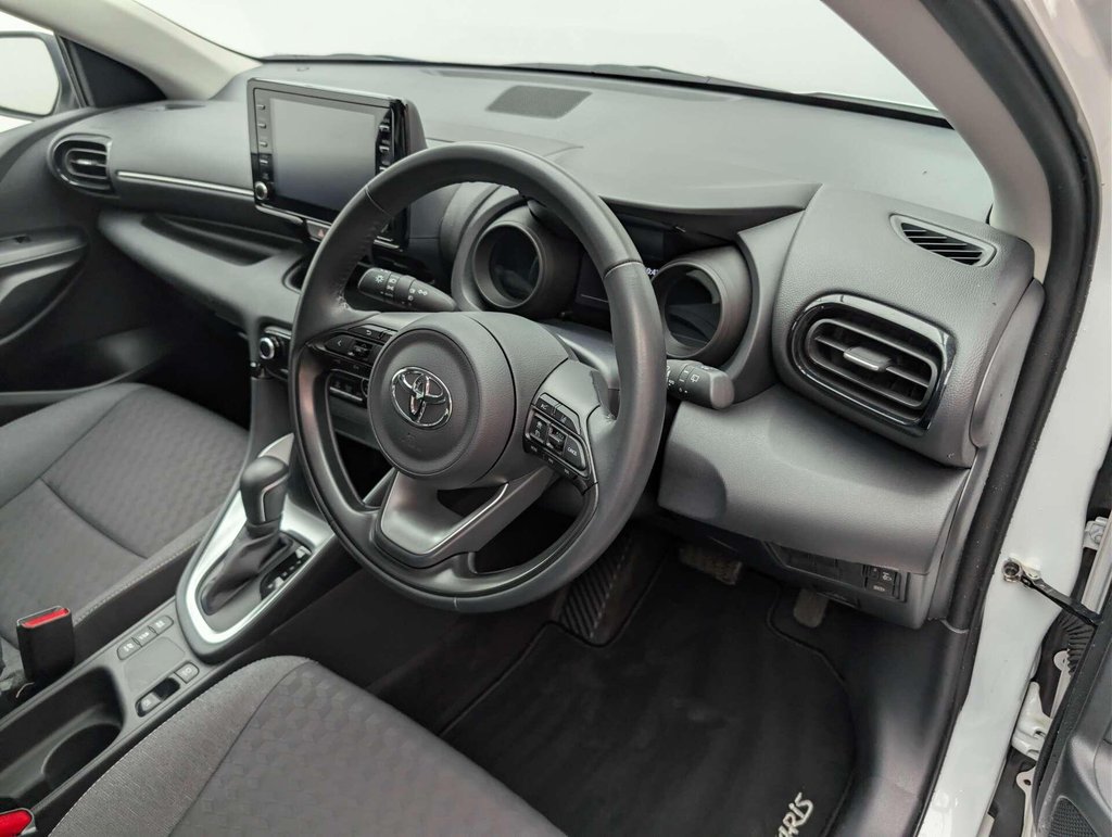 Used 2022 72 TOYOTA YARIS 1.5 Yaris Design HEV CVT 5dr CLICK & COLLECT/ HOME DELIVERY